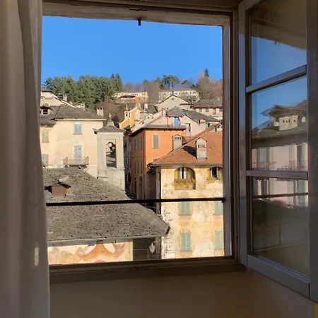 -ortaflats- Imbarcadero & Palazzotto * Orta San Giulio