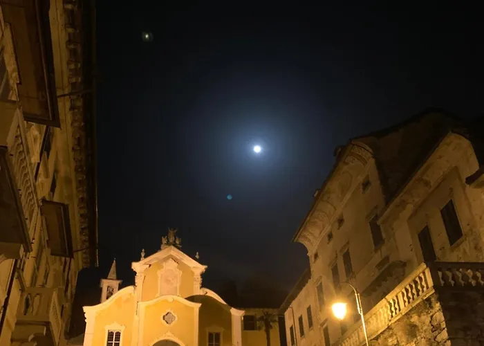 -ortaflats- Imbarcadero & Palazzotto * Orta San Giulio
