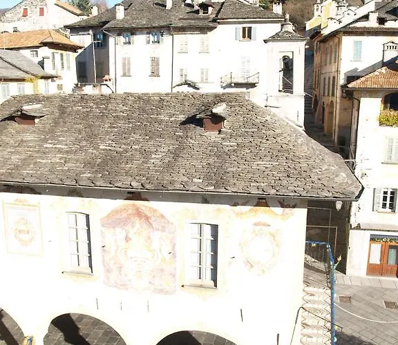 -ortaflats- Imbarcadero & Palazzotto * Orta San Giulio
