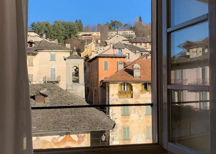 -ortaflats- Imbarcadero & Palazzotto * Orta San Giulio